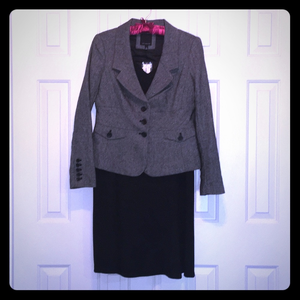 Gray wool/silk blend fitted blazer